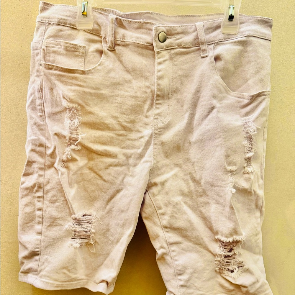 Men’s White ripped jean shorts - Size 36 Like new condition